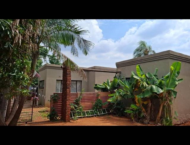 3 BEDROOM HOUSE FOR SALE IN THE ORCHARDS